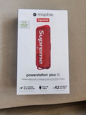 Supreme x Mophie Powerstation Plus XL Red SS21 8000mAh + Stickers